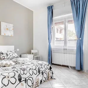  Apartment Casa Via Sottocorno